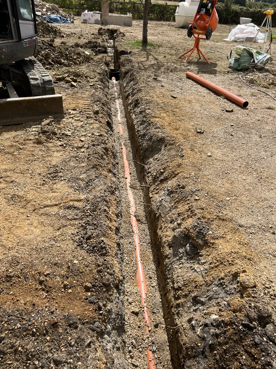 Underground drainage installation